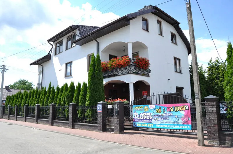 budynek-zlobka-jas-i-malgosia